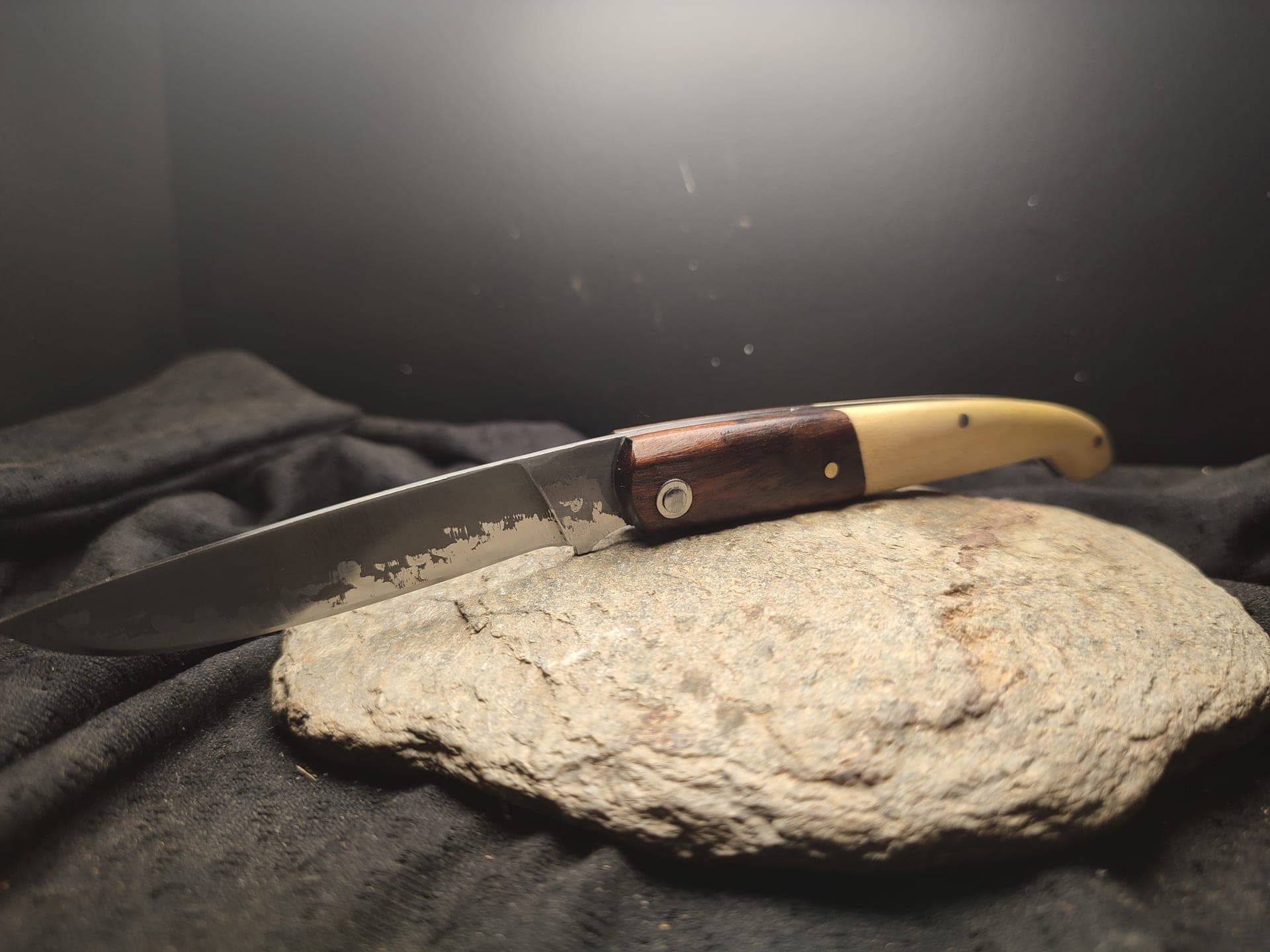 Folding knives